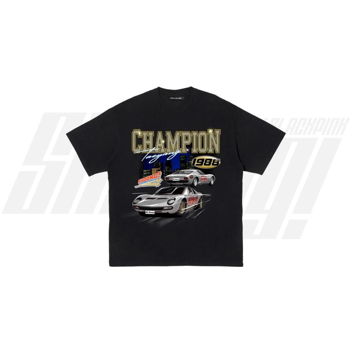 TAEYANG Shoong! Daytona Tee Black/White Pre Order