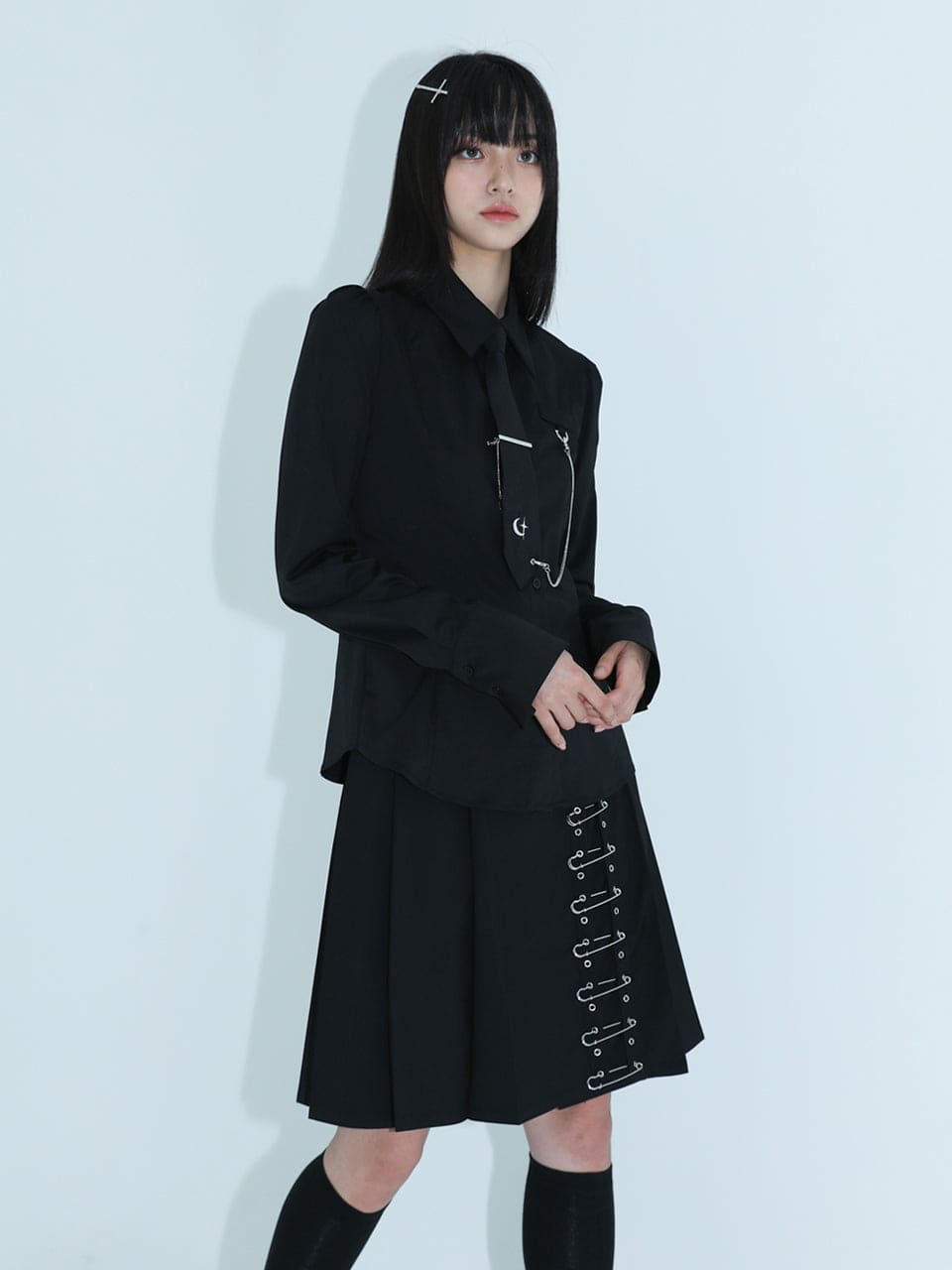 Clut Studio Safety Pin Midi Wrap Skirt Black – Worn by aespa Giselle