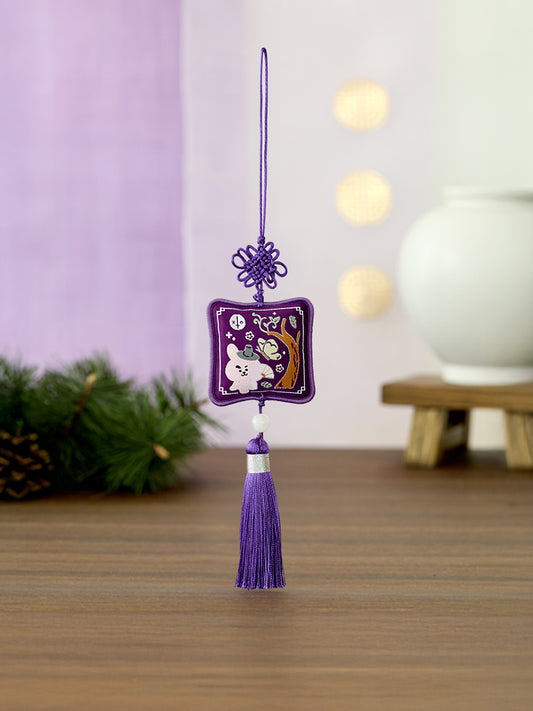 BT21 BABY Premium K Edition Embroidered Tessel Keyring
