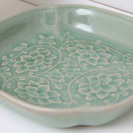 MU:DS Celadon tea plate_peony design (+Munch's Bag)