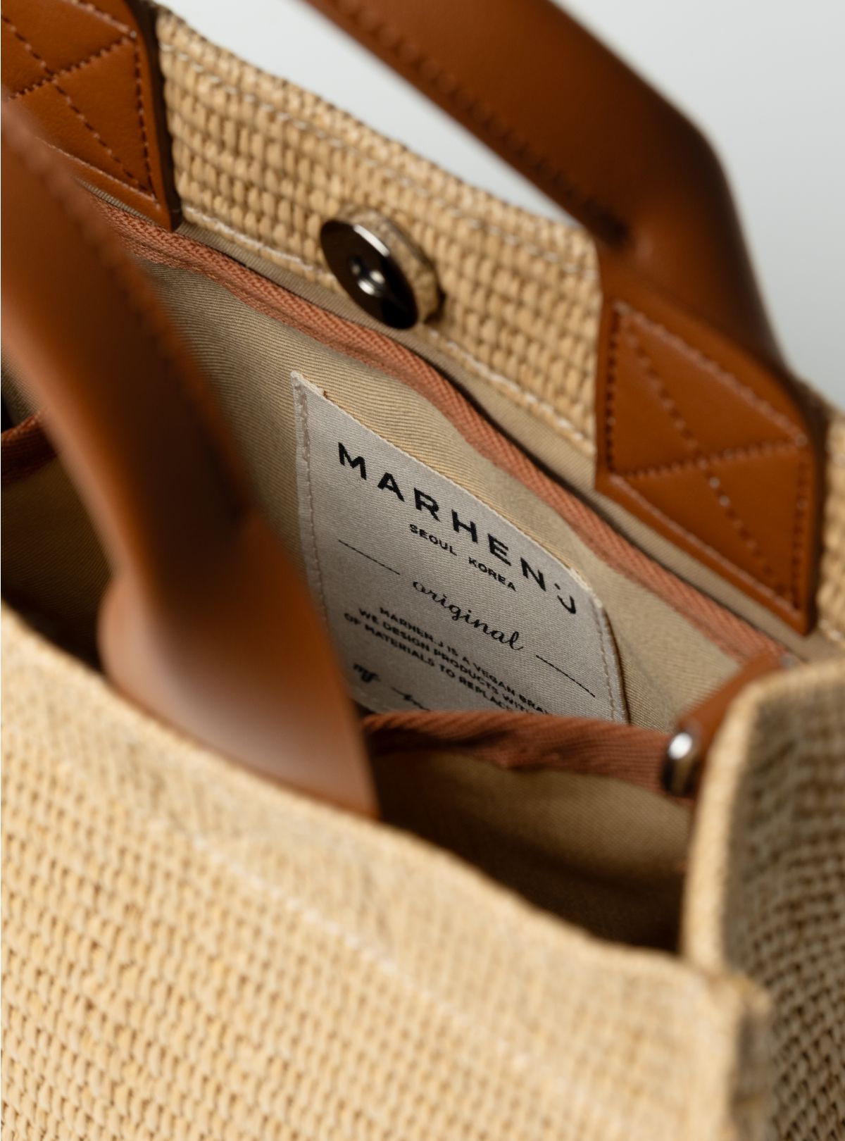 Marhen: J Ricoback rattan