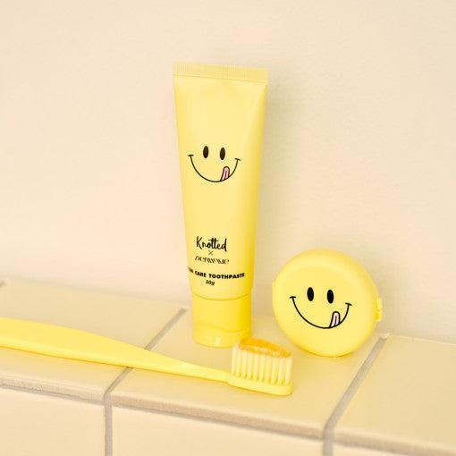 Dentique x Cafe Knotted Smile Travel Set - Kgift.shop