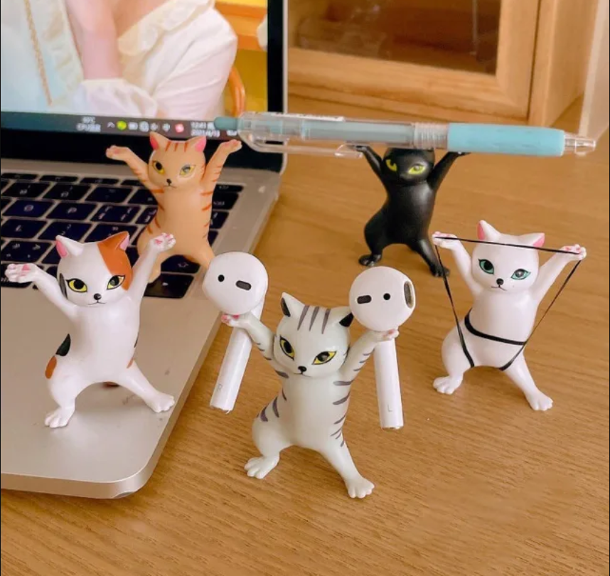 Cat figure pencil holder