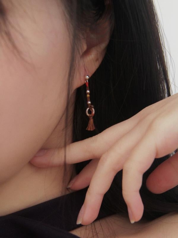 Song earrings