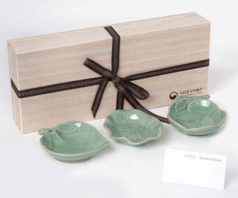 MU:DS Plum Celadon Tea Set (3 pieces)(+Munch's Bag)