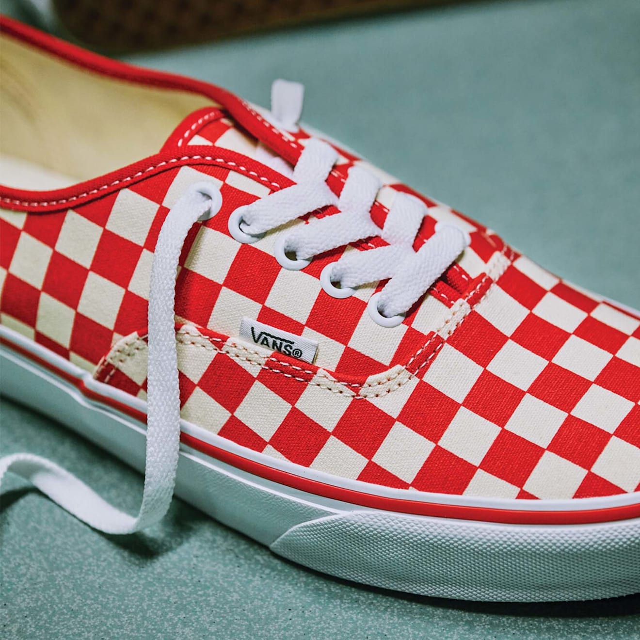 VAN x Cortis Authentic primary check ( Red)