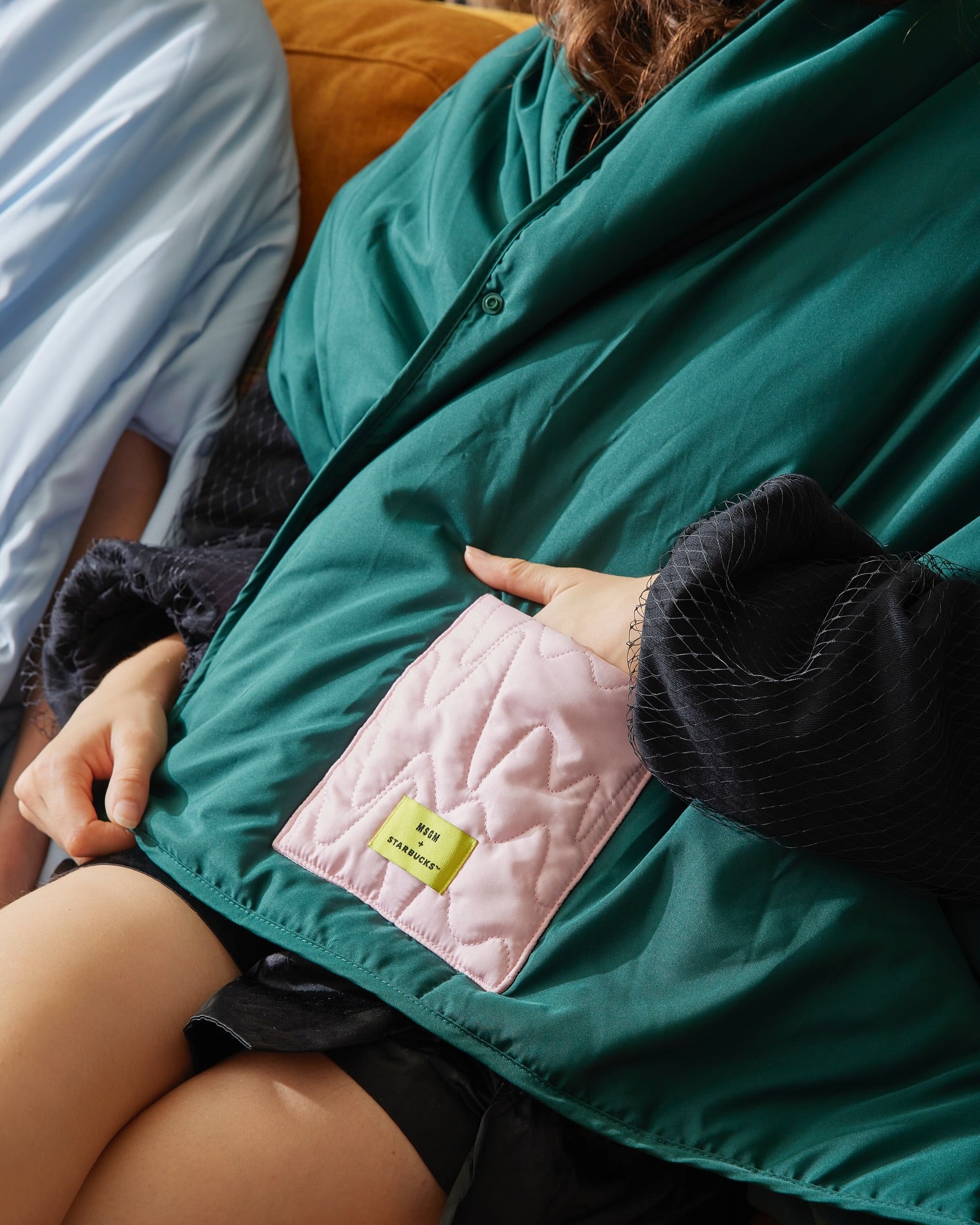 MSGM × STARBUCKS ライトブルー ブランケット　韓国限定 MSGM x Starbucks Collaboration Blanket | Kgifts.shop