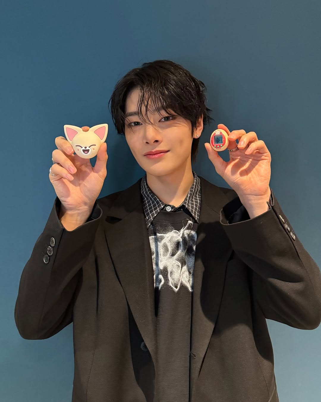 Stray Kids SKZOO ウルフチャン たまごっち Stray Kids SKZOO TAMAGOTCHI & CASE SET Bandai Wolf Chan /NEW