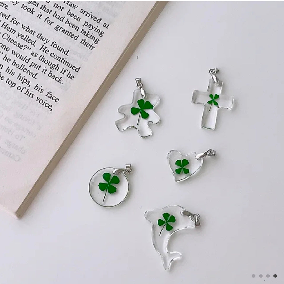 Cute Lucky Four Leaf Clover Keyring