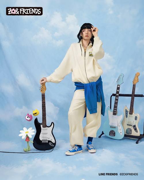 Converse x Zo&friends Oversized Zip up Hoodie Ivory