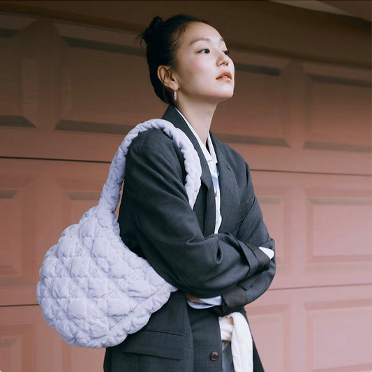 Carlyn 柔软天鹅绒 M 号