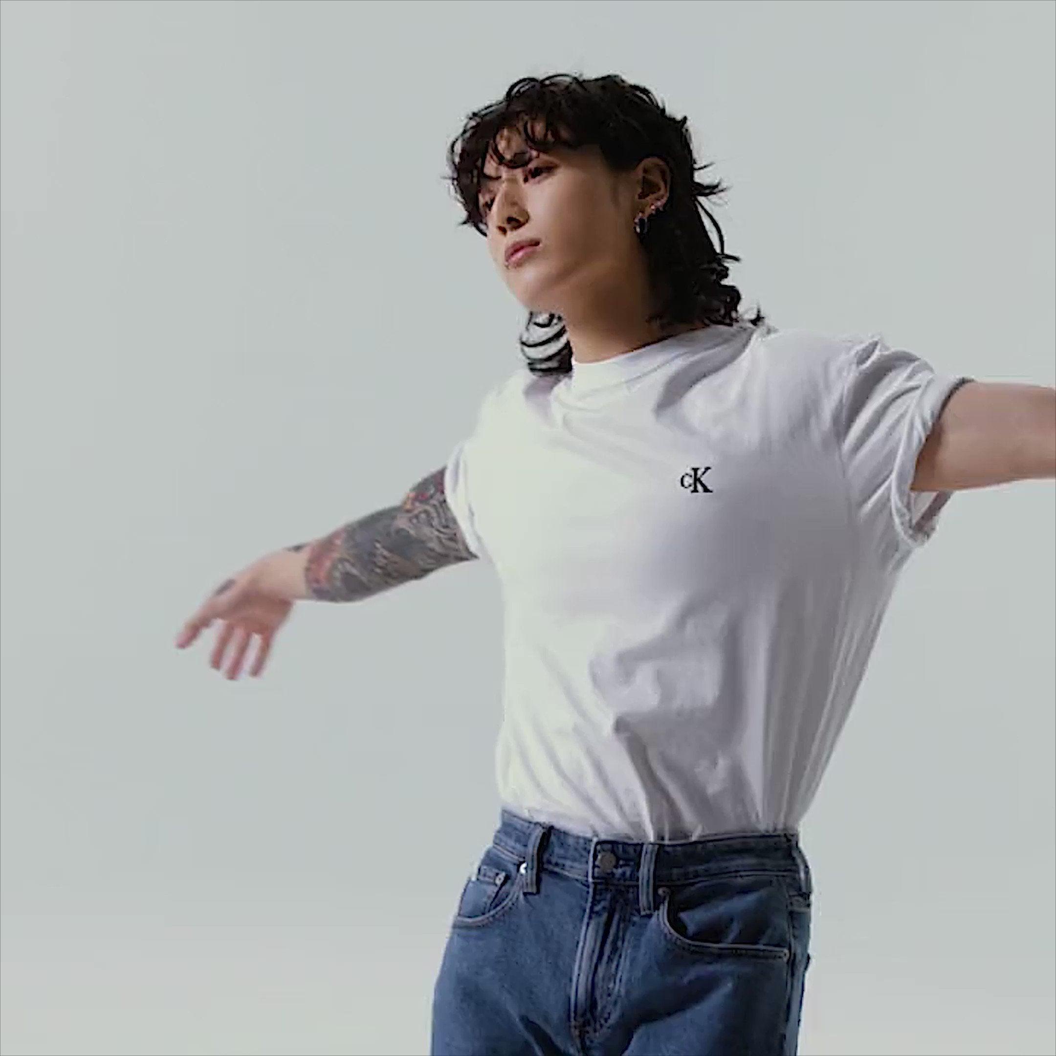 JUNGKOOK BTS Calvin Klein Jeans Short Sleeved Logo Tee T-shirt